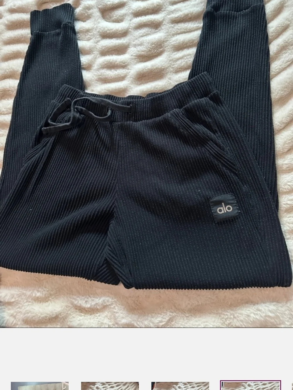 ALO Yoga sleek black